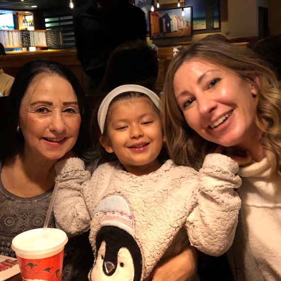 Meet your Posher, Jennifer - Picture 1 of 3